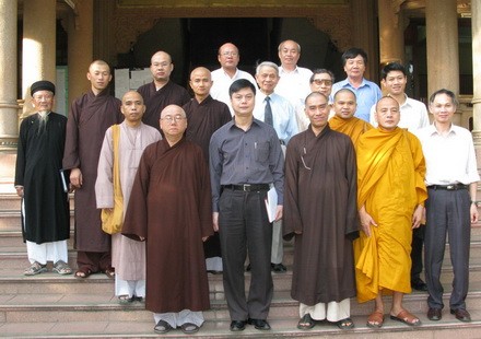 Đại biểu tham dự tọa đàm chụp ảnh lưu niệm - ảnh: Bảo Thiên